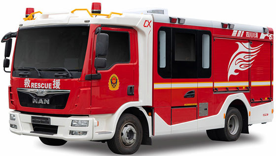 Pequeños camión de la lucha contra el fuego del HOMBRE y oferta de la espuma con 8 bomberos